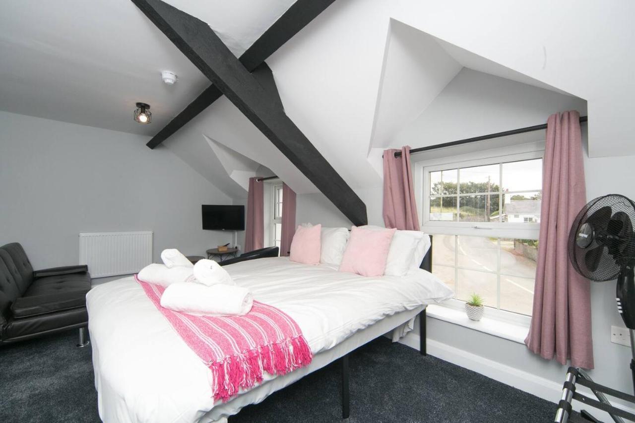 Pass The Keys Modern En-Suite Room In Country Pubrestaurant 2 Llanddona Exterior photo